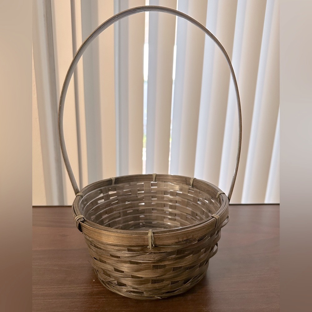 Small🧺Brown Woven Basket